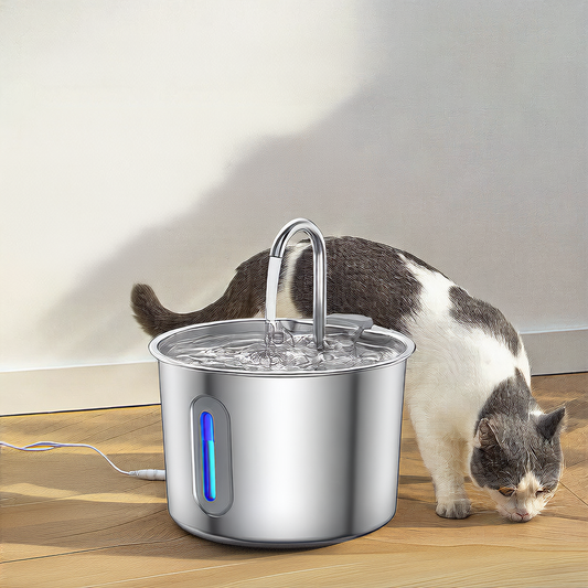Automatic running water feeder for dogs and cats